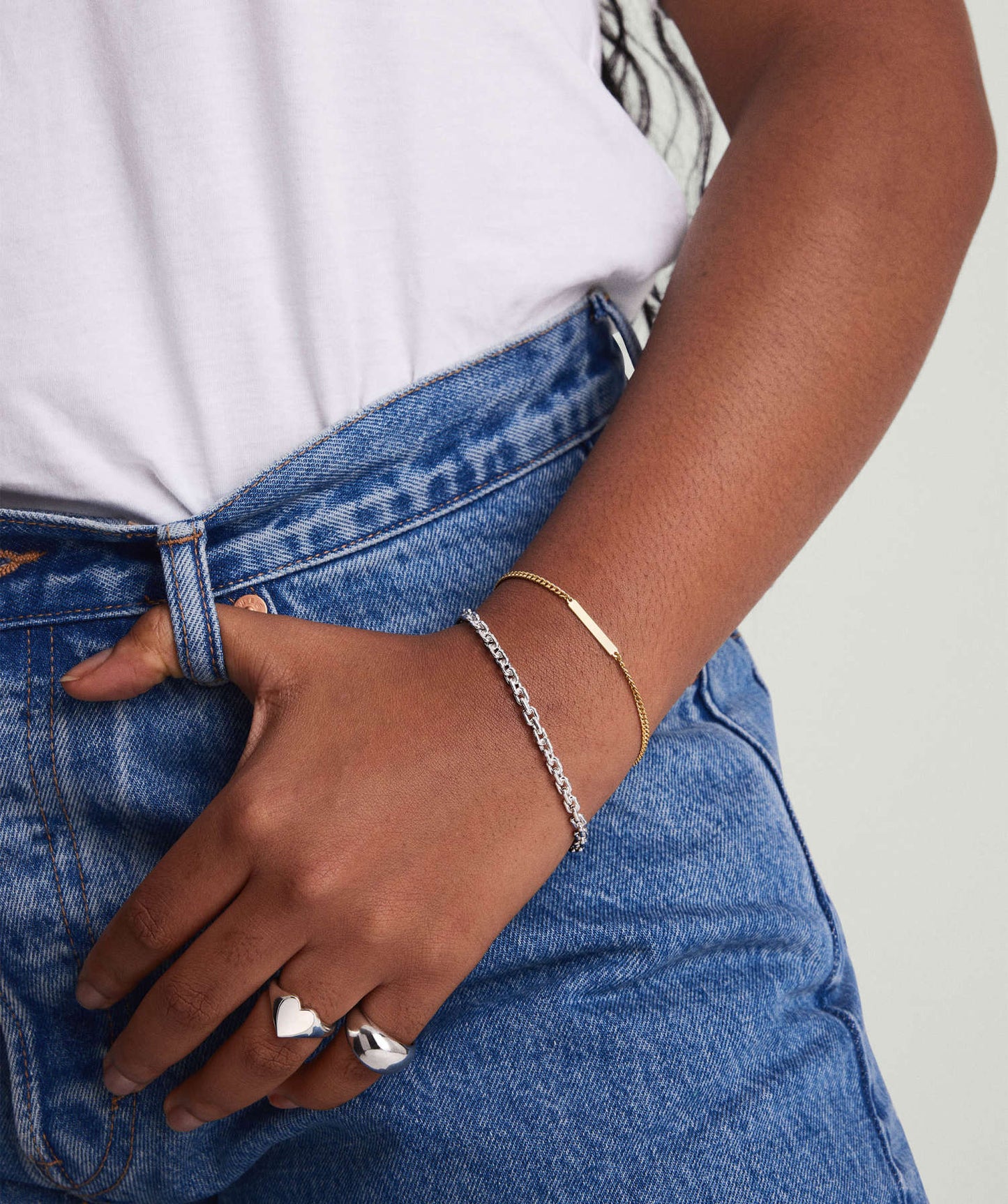 Engravable Bar Curb Chain Bracelet